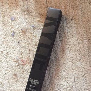 kylie velet lipstick